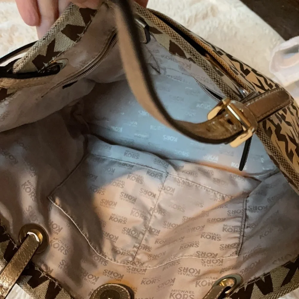 MICHAEL KORS BEIGE CAMEL GOLD SIGNATURE HANDBAG MD TOTE - Picture 15 of 16